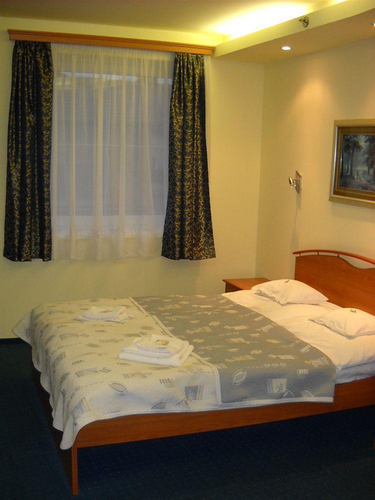 City Hotel Szeged Exterior photo