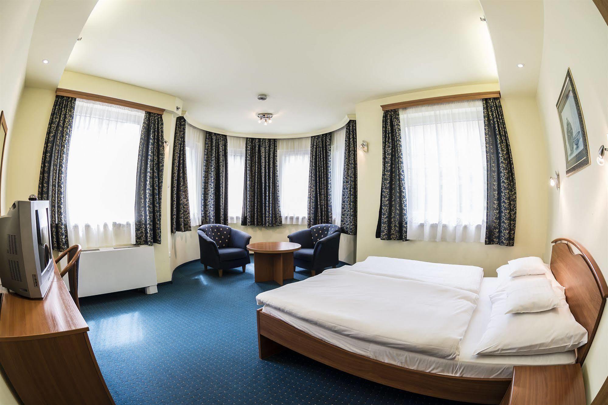 City Hotel Szeged Exterior photo